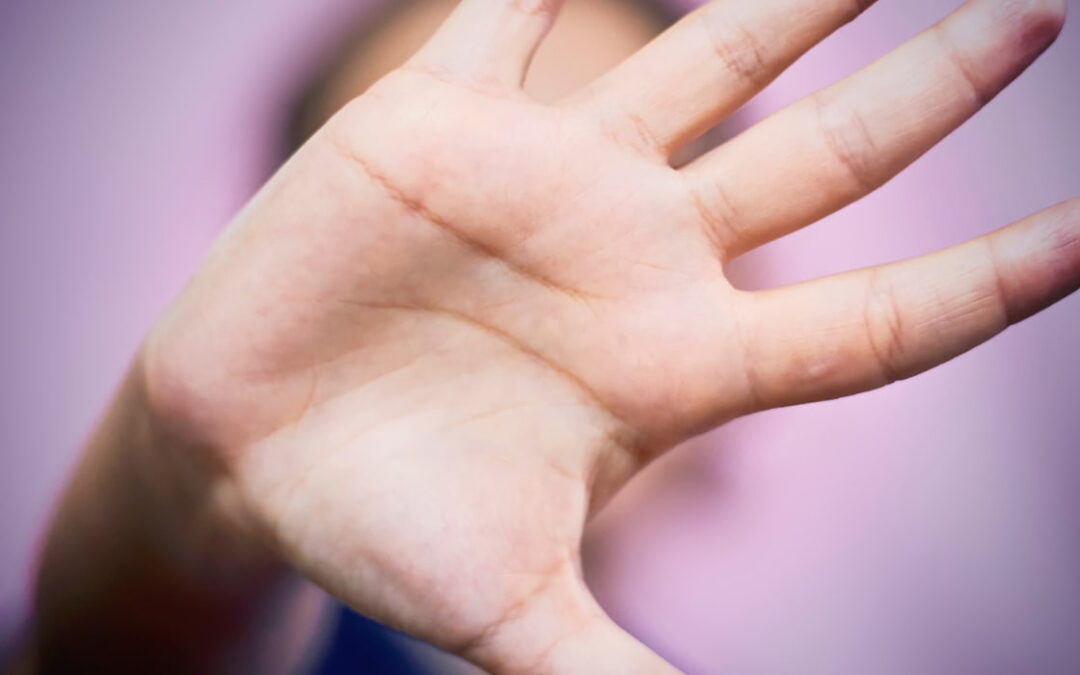 Marlaska aloja en barracones con chinches a la élite de la Guardia Civil durante sus prácticas anuales